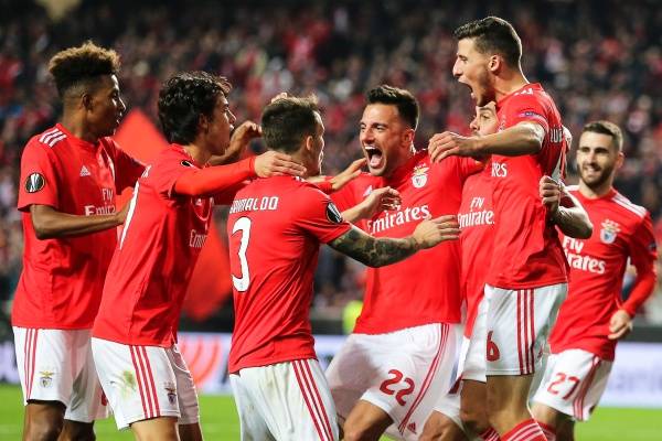 九游官网入口冲刺阶段突围战来临；阿贾克斯围绕欧冠扳平良机；气氛紧张；医务组通报恢复的简单介绍